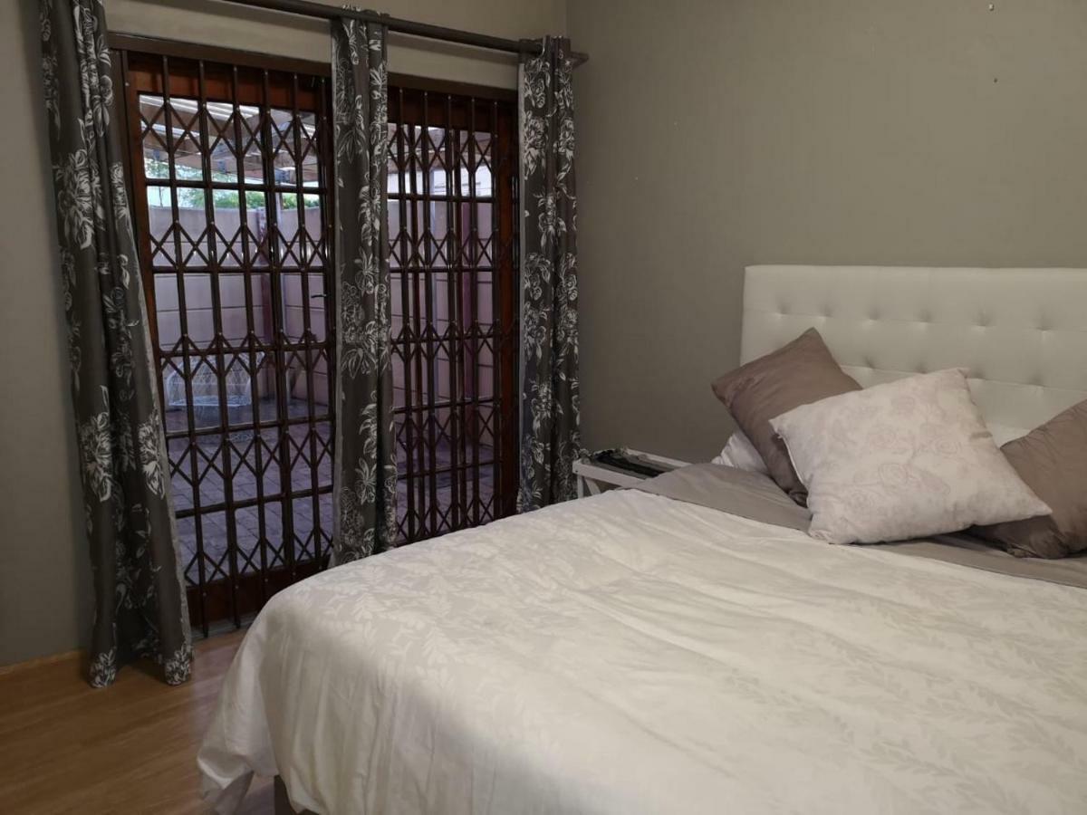 Twinnpalms Accommodation Cape Town Bagian luar foto